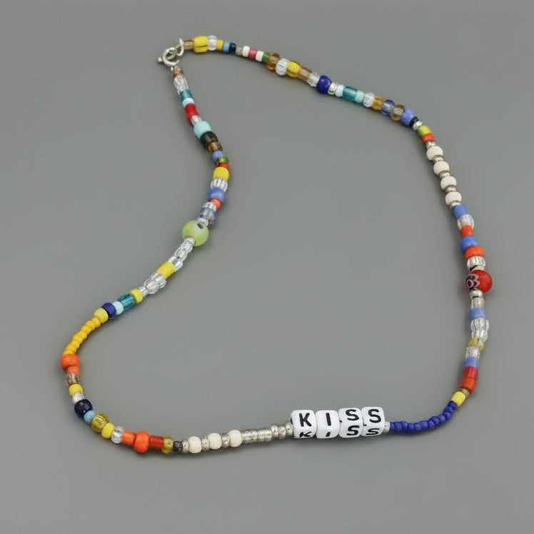 HAPPY GLASS KISS BEADED NECKLACE