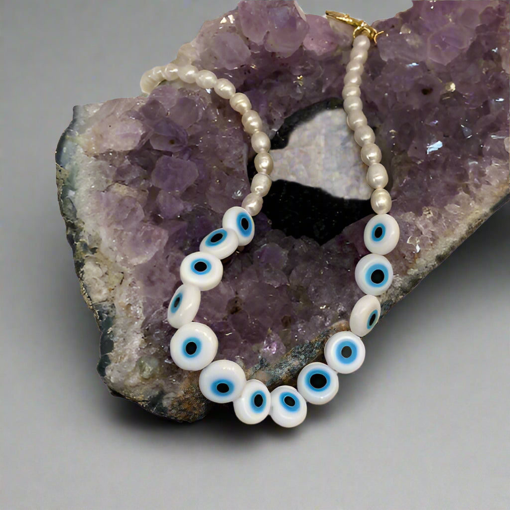 EVIL EYES PEARL NECKLACE