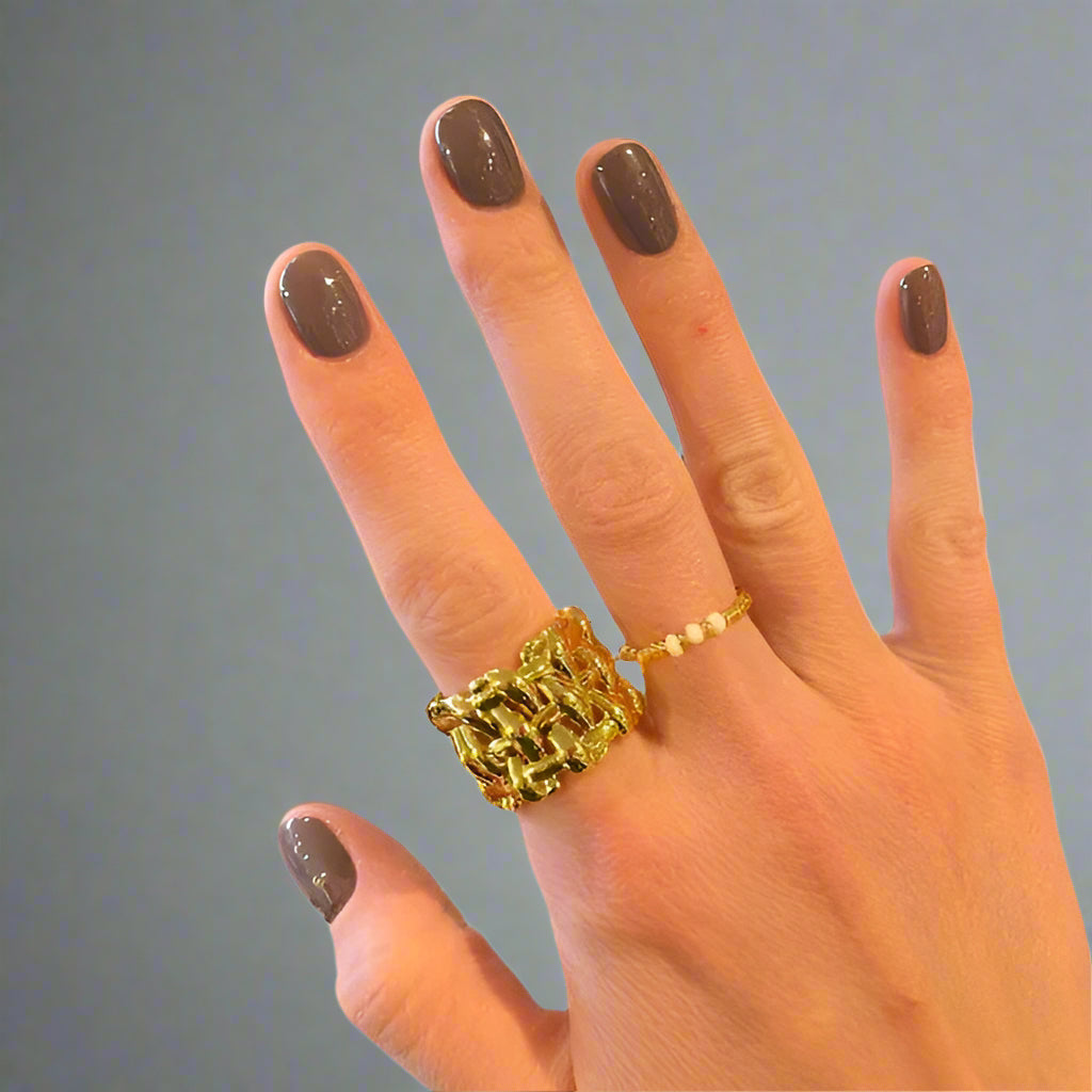 KNITTED RING