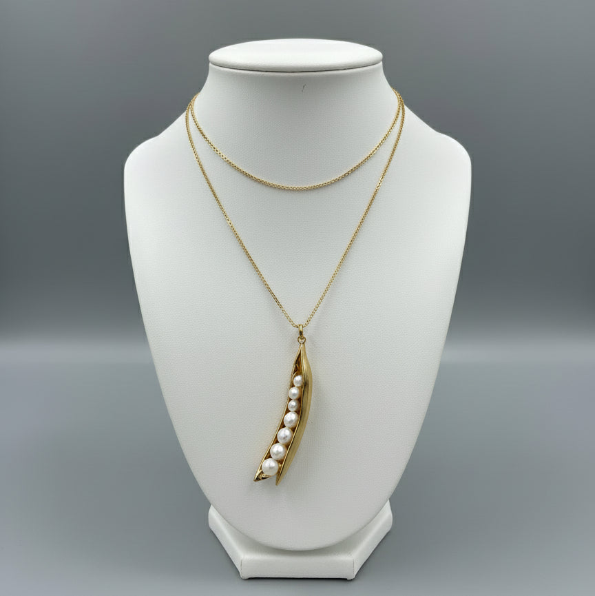 FRESHWATER PEARL PEAPOD NECKLACE