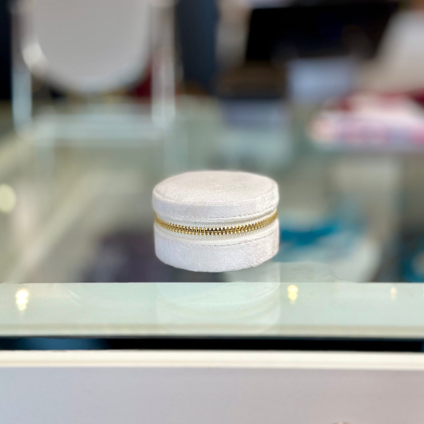 WHITE JEWERLY STORAGE BOX