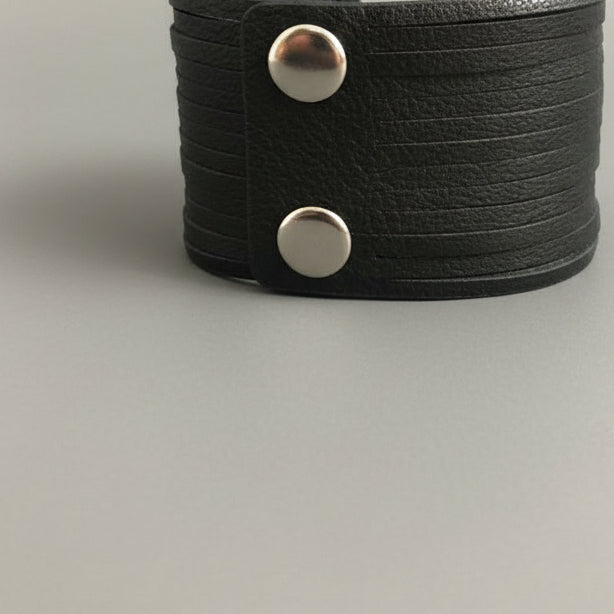 CUT FRINGE LEATHER BRACELET