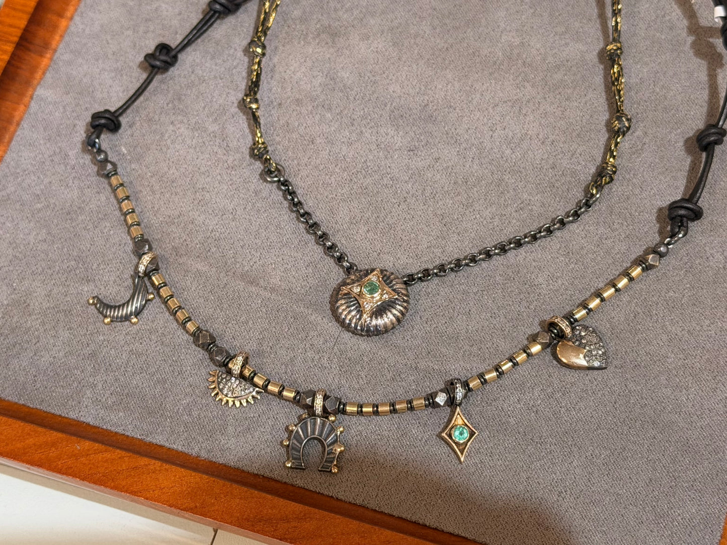 GOLD CENTER NECKLACE