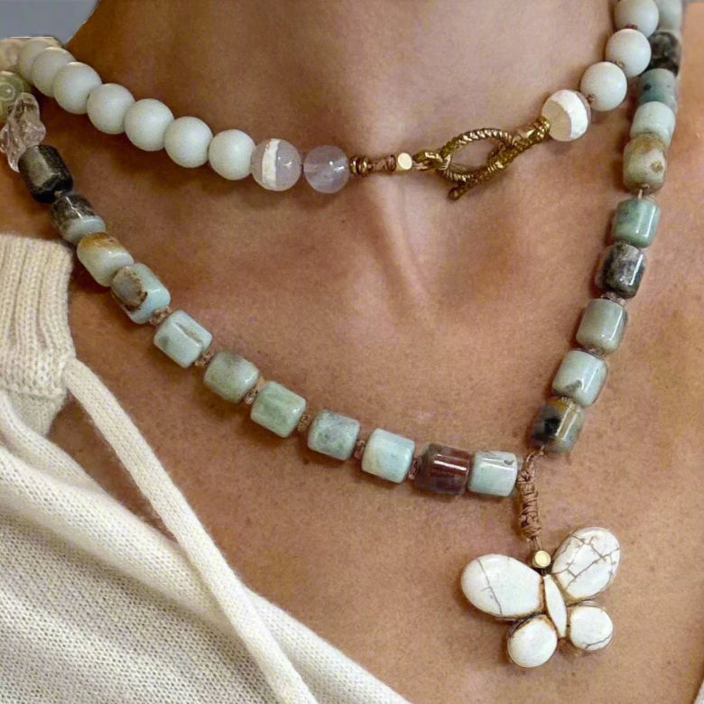 WHITE NATURAL AGATE BUTTERFLY-NECKLACE