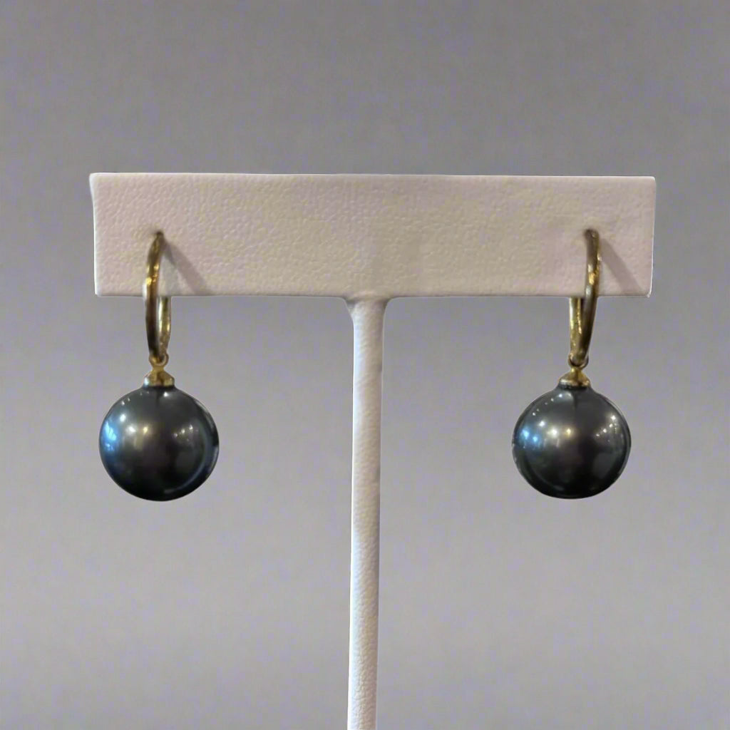 BLACK PEARLS HOOP EARRING
