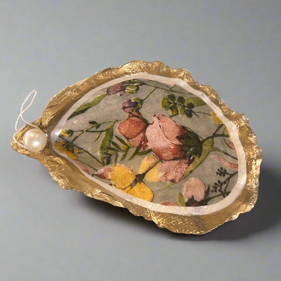 OYSTER SHELL JEWELRY HOLDERS