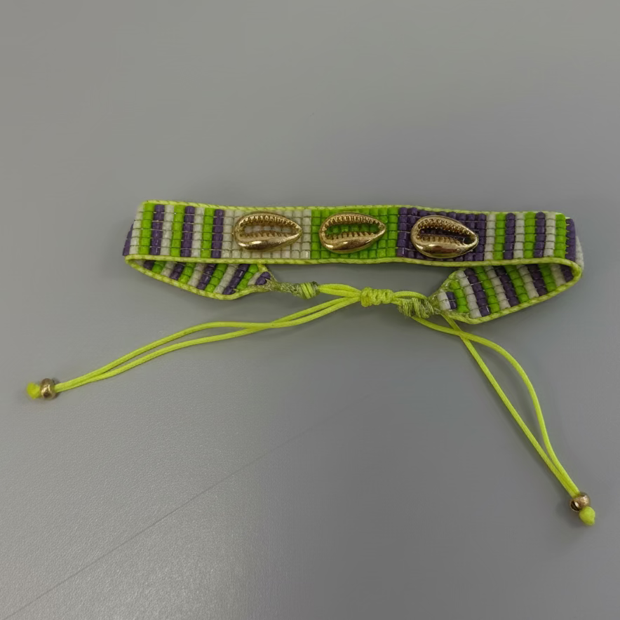 ADJUSTABLE BEADED GREEN/PURPLE SHELL BRACELET
