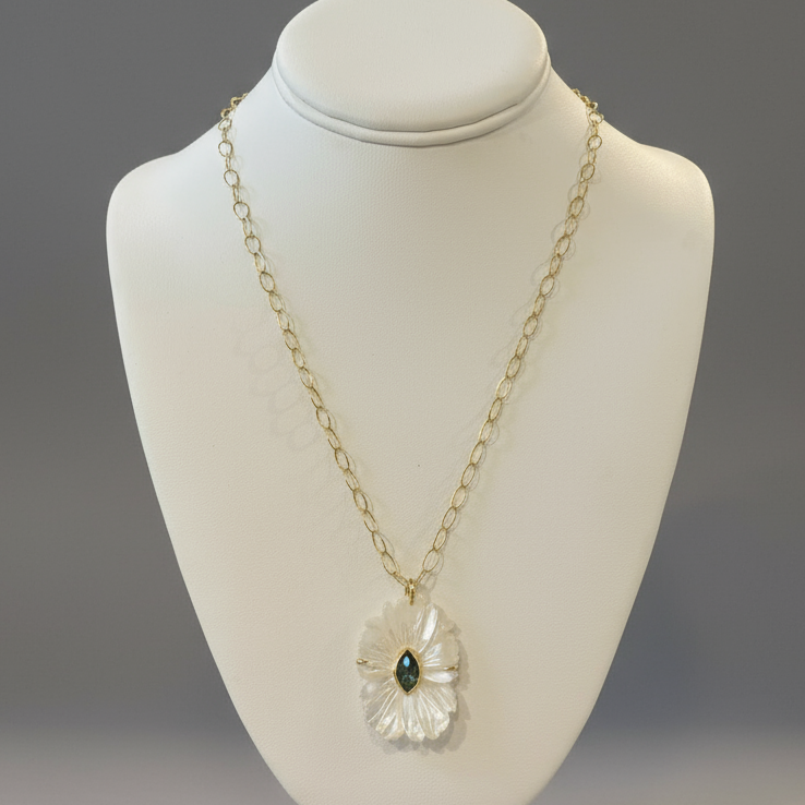 MOTHER OF PEARL FLOWER NECKLACE