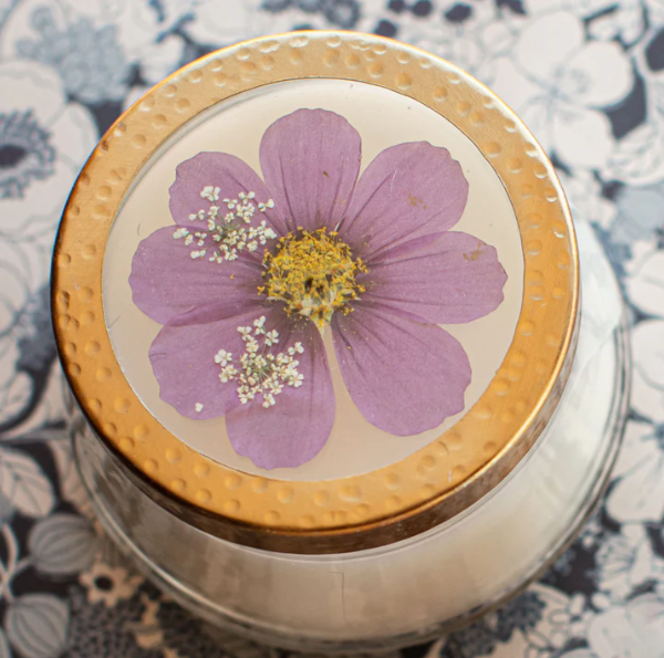 COASTAL VANILLA PRESSED FLORAL CANDLE MEDIUM