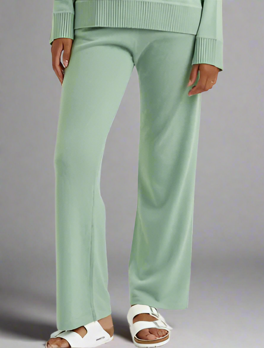 ESSENTIALS WIDE LEG PANT