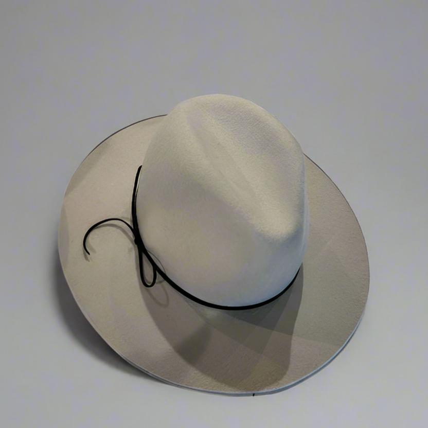 AMELIA- TIE BACK HAT