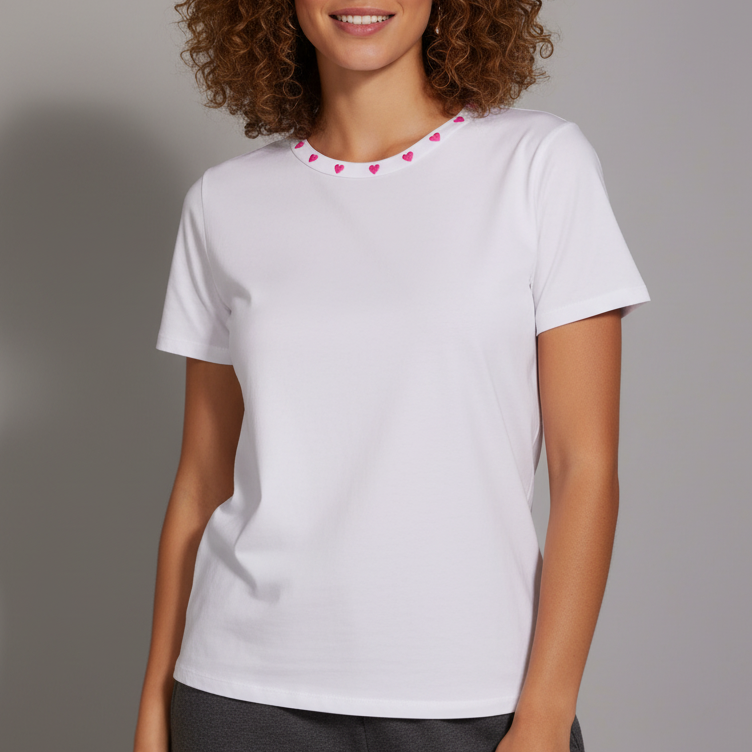 HALL TEE WITH HEART STUD