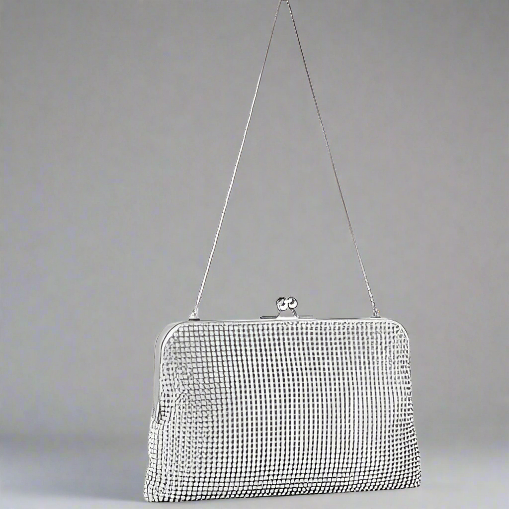 CRYSTAL DIMPLE MESH CLUTCH