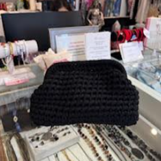RAFFIA POUCH