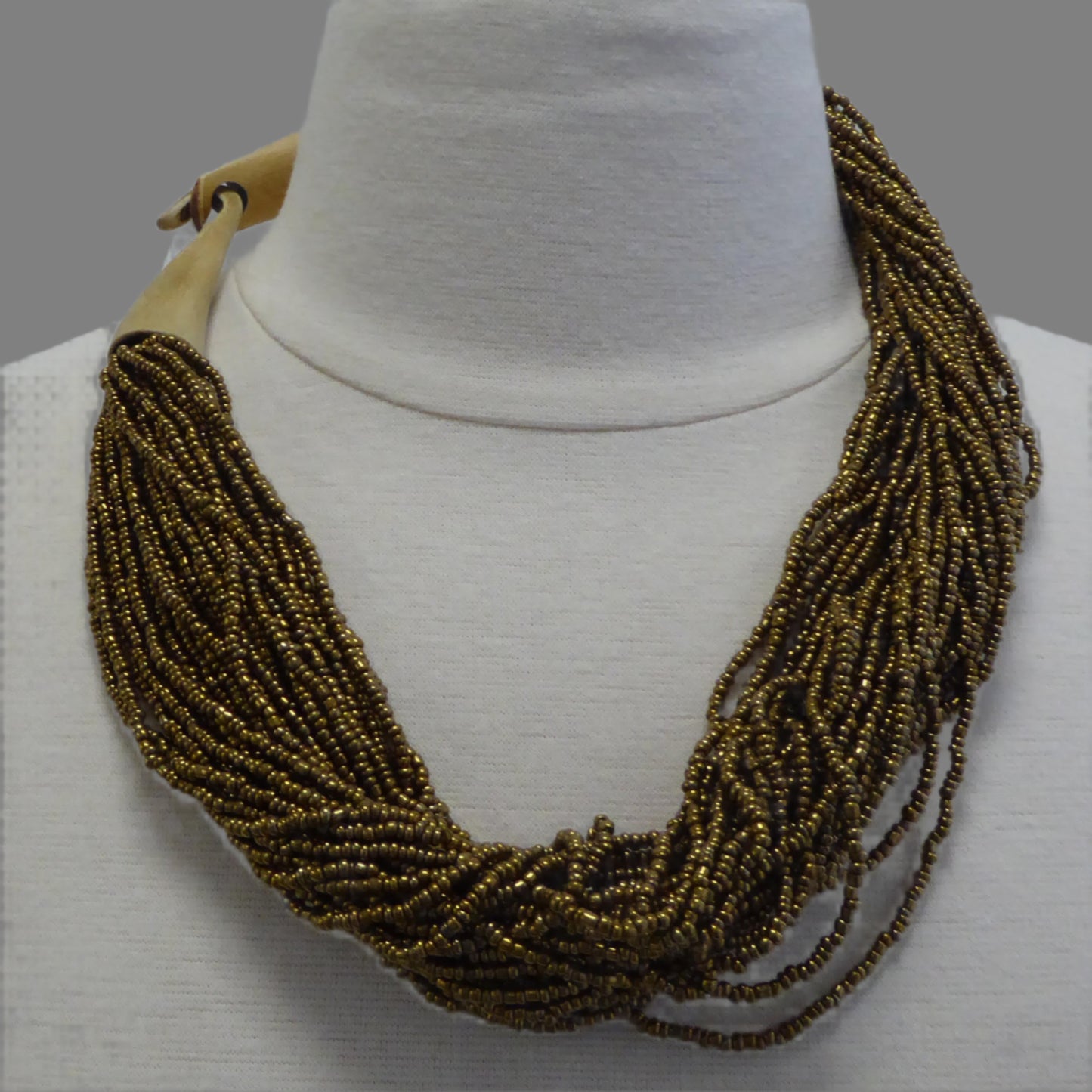 BEADED NECKLACE W LARGE WOOD CLASP