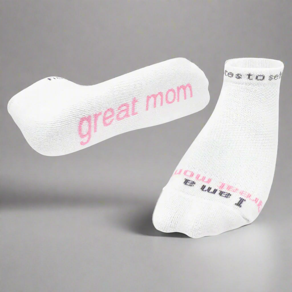 I AM A GREAT MOM WHITE SOCKS