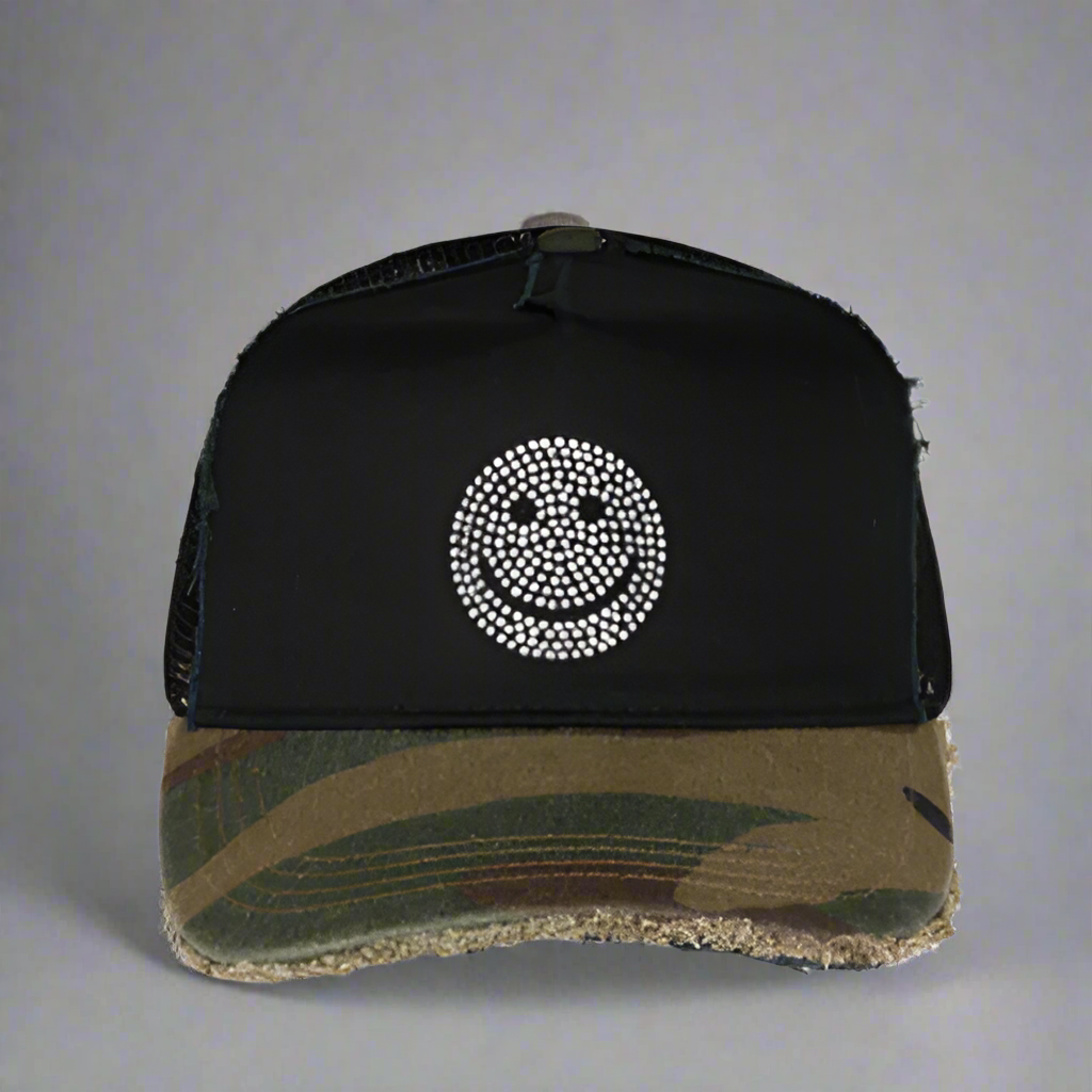 JILLY CRYSTAL SMILEY CAP