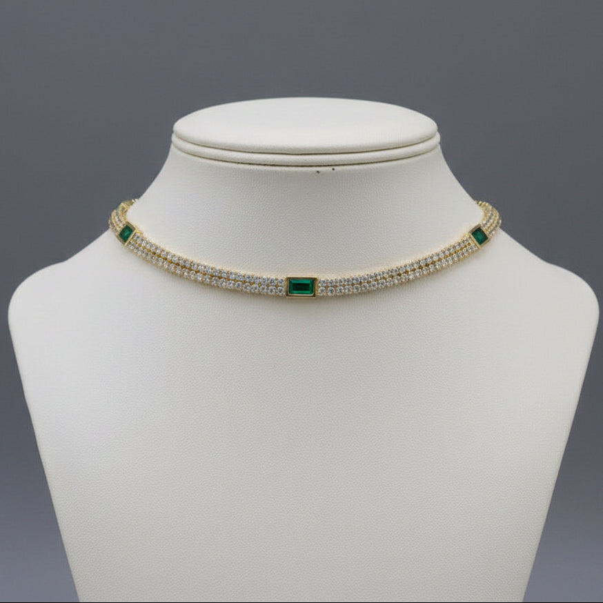 DIAMOND WITH 3 GREEN STONES NECK