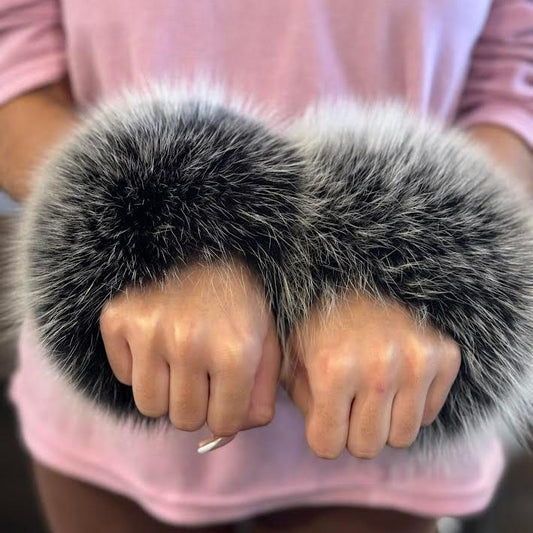 FROST FOX FUR SNAP CUFFS