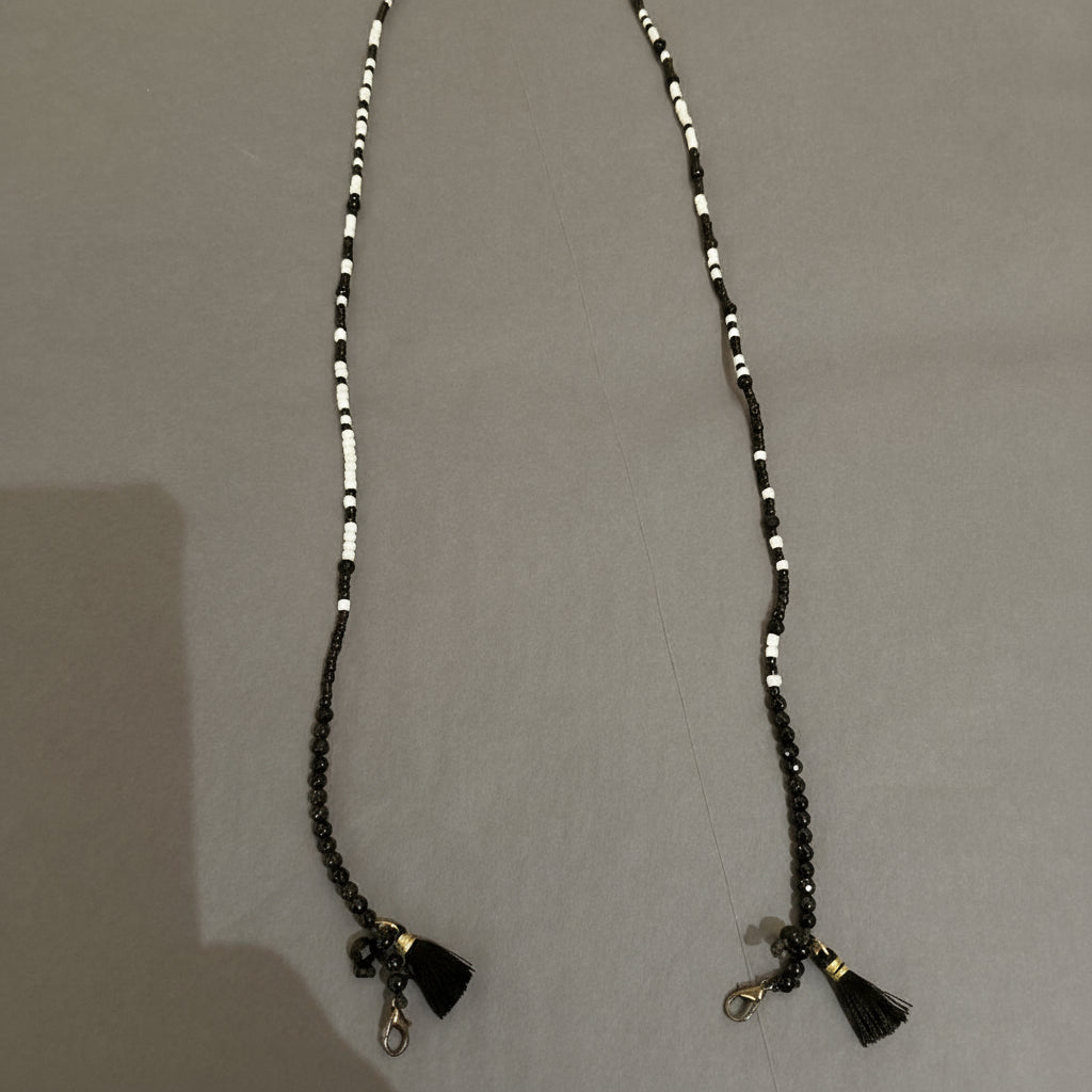 ONYX AFRICAN BEADS NECKLACE