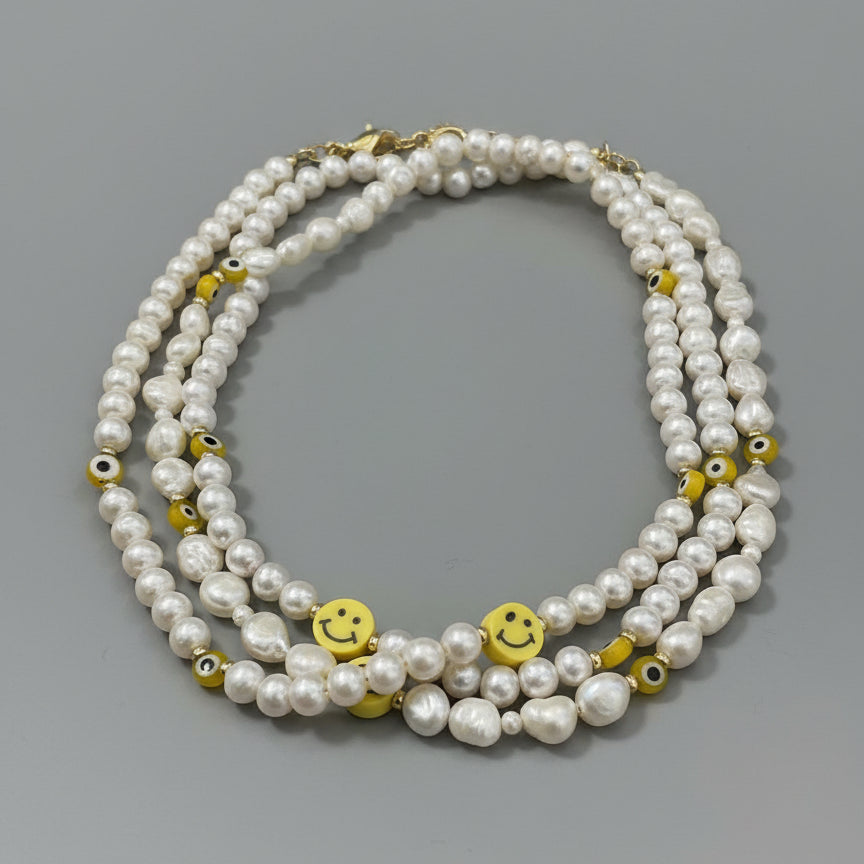 PEARL NECK SMILEY FACE