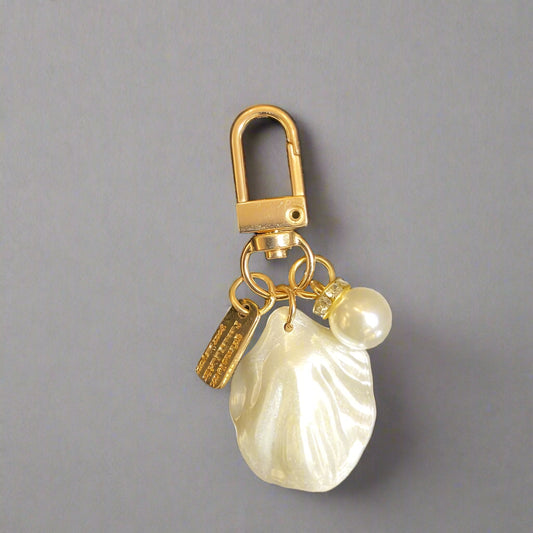 SHELL/PEARL KEYCHAIN