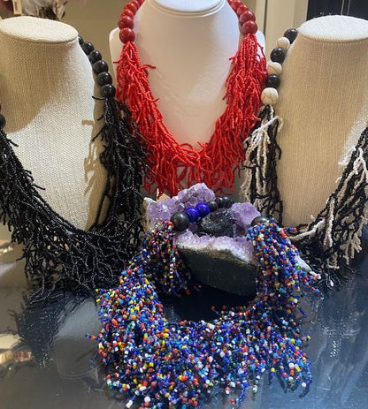 FRINGY BEADED NECKLACE