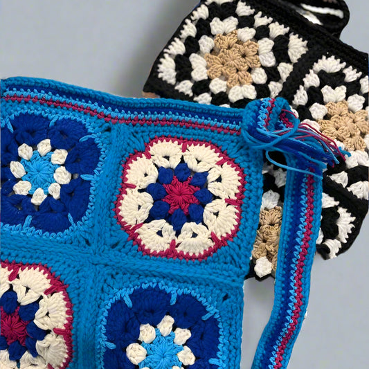 NAVY/BLK WHT MEDIUM CROCHET BAG