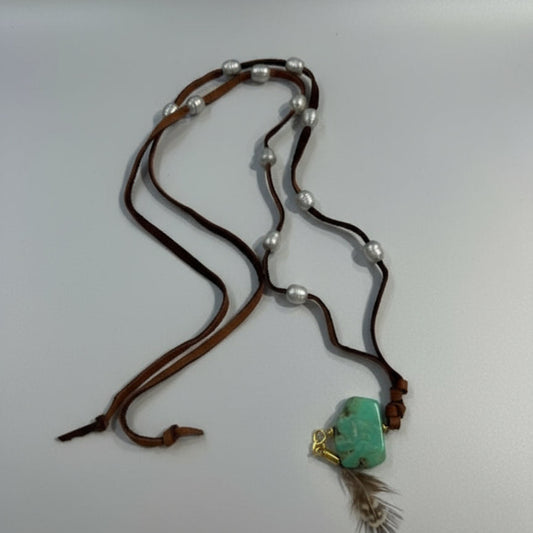 TURQ PEARLS LEATHER STRING NECKLACE