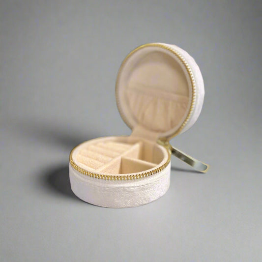 WHITE JEWERLY STORAGE BOX