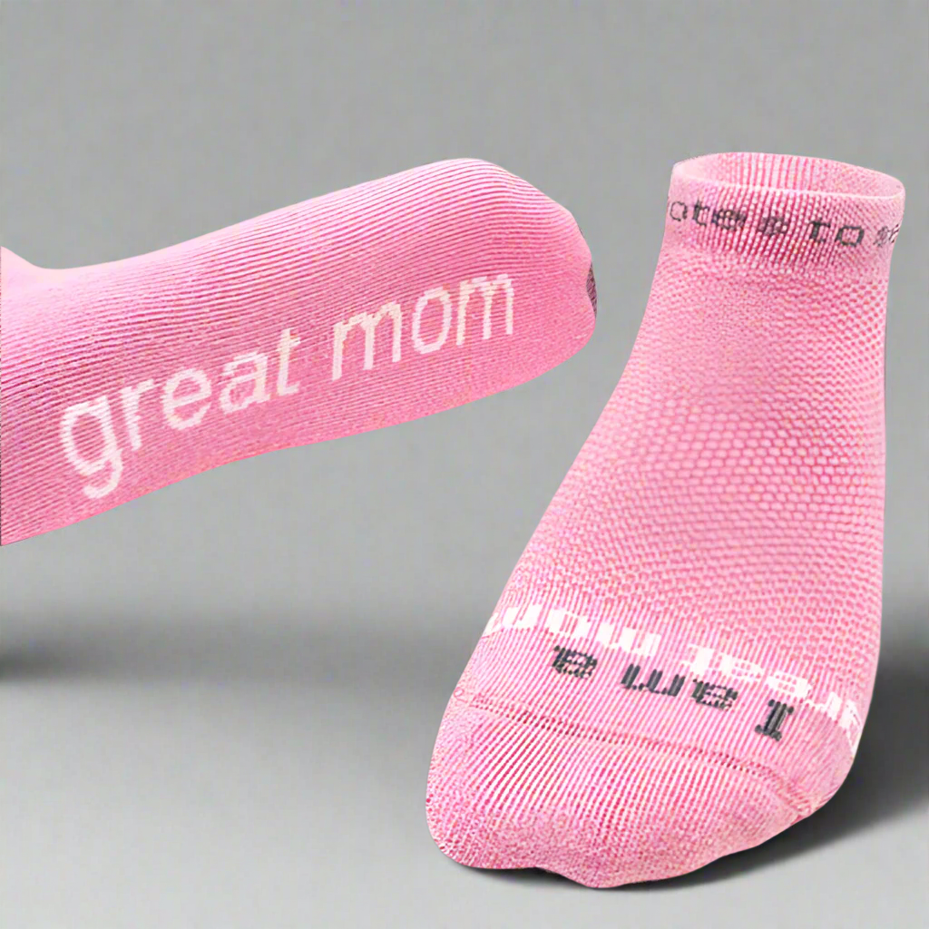 I AM A GREAT MOM SOFT PINK SOCKS