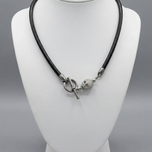 MYSTIC SKULL TOGGLE CLASP NECKLACE