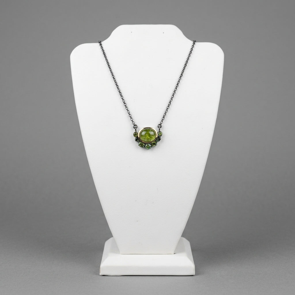 GREEN TOURMALINE CABOCHON PENDANT CHAIN NECKLACE