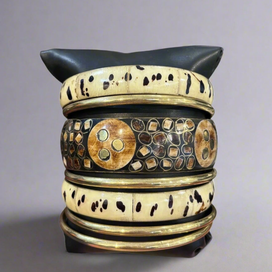 GOLD BANGLES SET OF 7