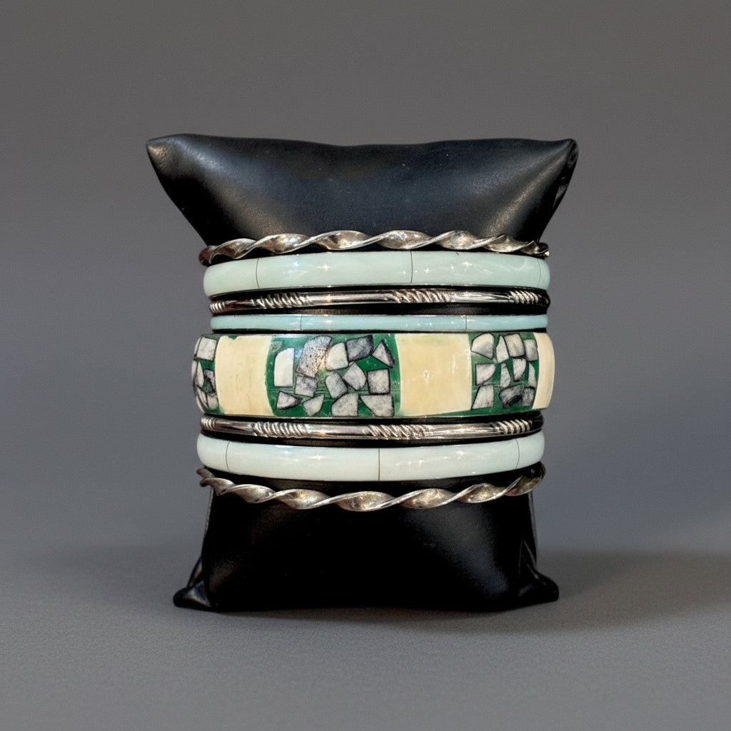 SILVER TONE SET OF 8 BANGLES