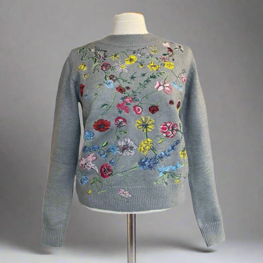 GRAY EMBROIDERED SWEATER
