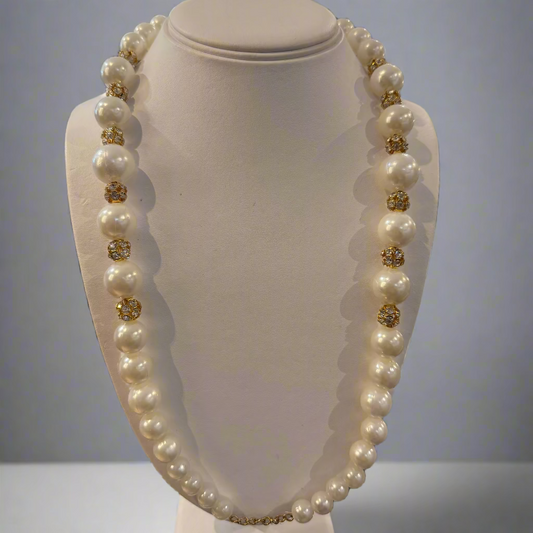 PEARL NECKLACE WITH GOLD