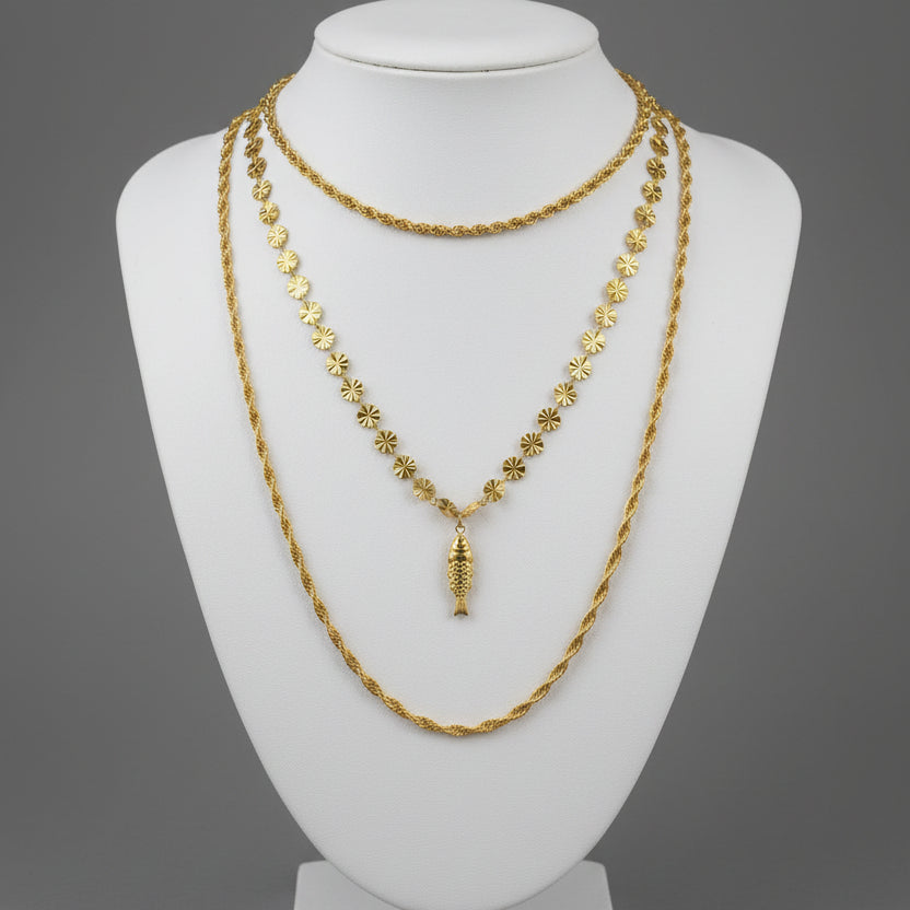 GOLD FISH CHARM NECKLACE SET