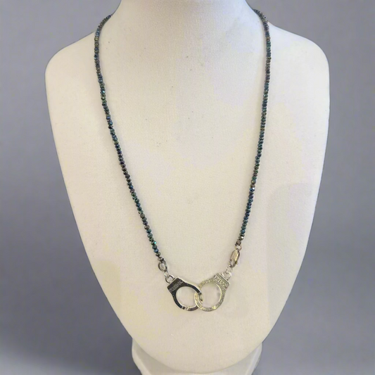 BLACK SPINEL FREEDOM CUFFS