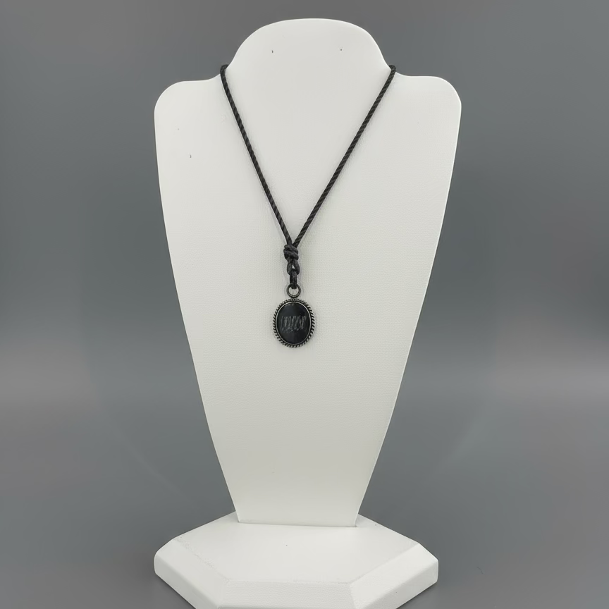 SILVER PENDANT LUCK NECKLACE