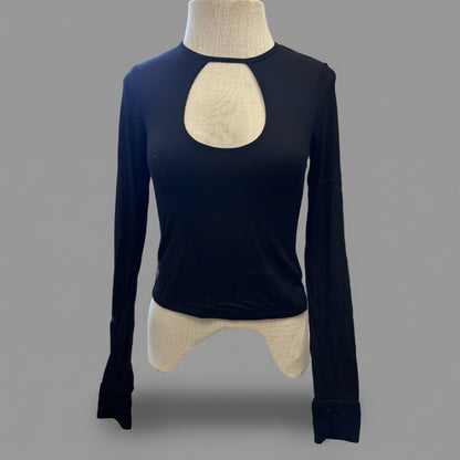 CROPPED LONG SLEEVE W KEYHOLE