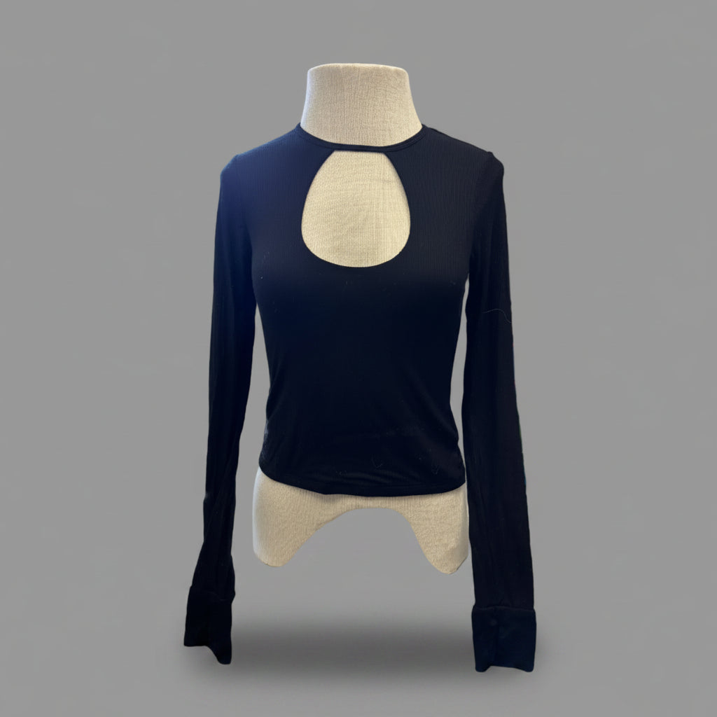CROPPED LONG SLEEVE W KEYHOLE