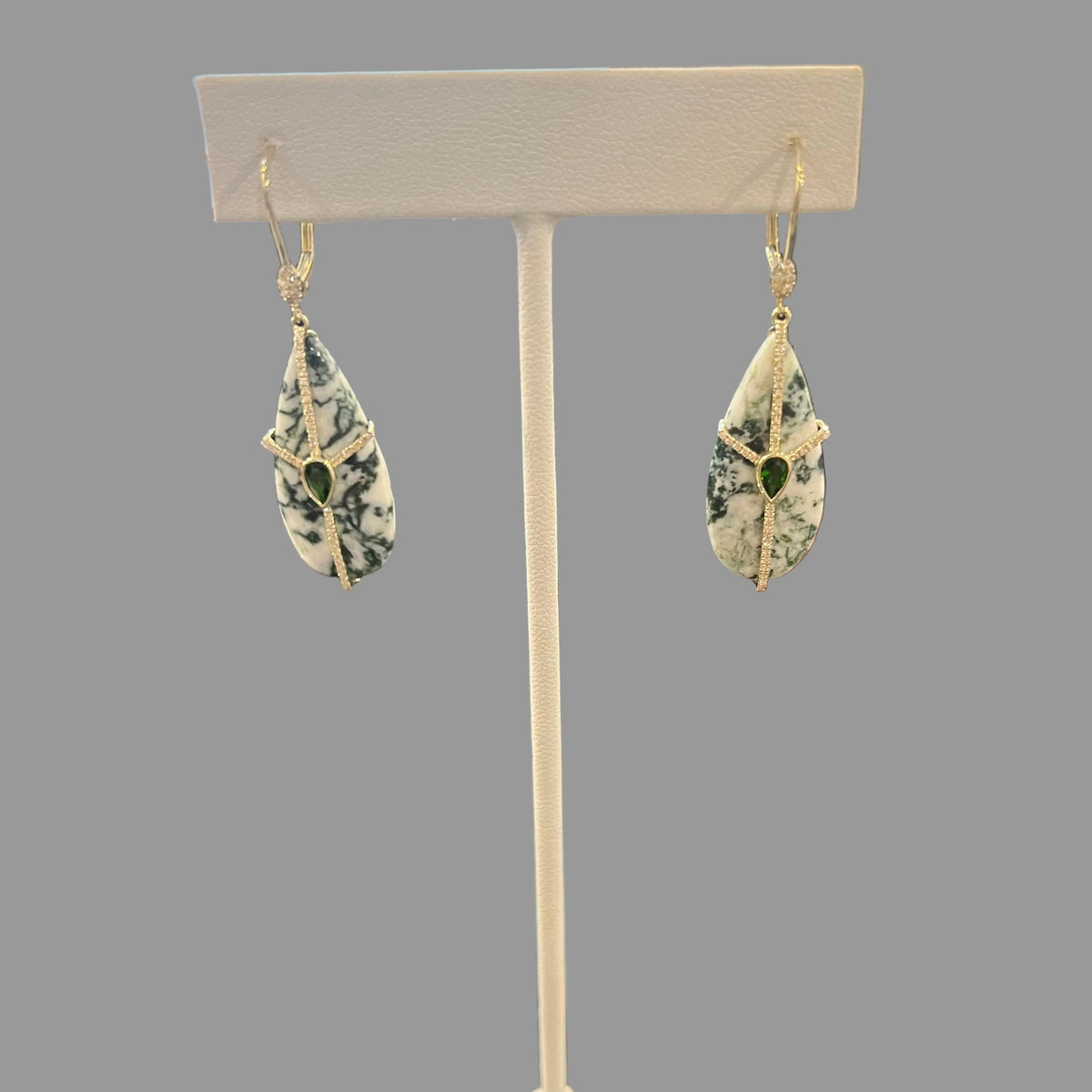 EMERALD ELEGANCE DROP EARRINGS