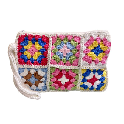 BLACK/WHITE/NATURAL GRANNY SQUARE CLUTCH
