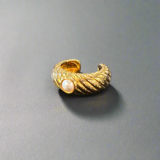 GOLD PEARL EAR CUFF