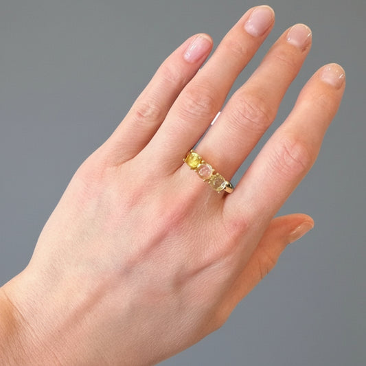 SWAVORSKI CRYSTAL RING