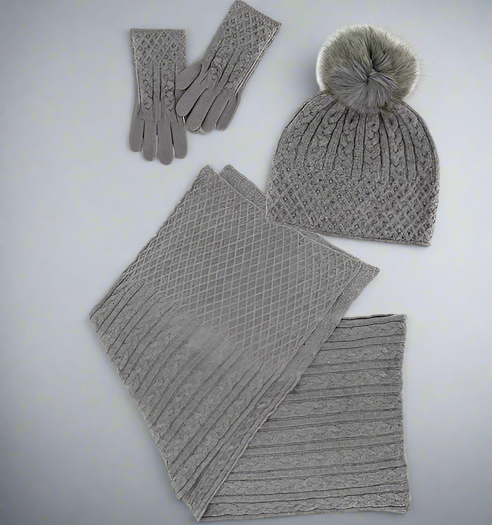 CABLE KNIT SPARKLE HAT W/ CRYSTALS