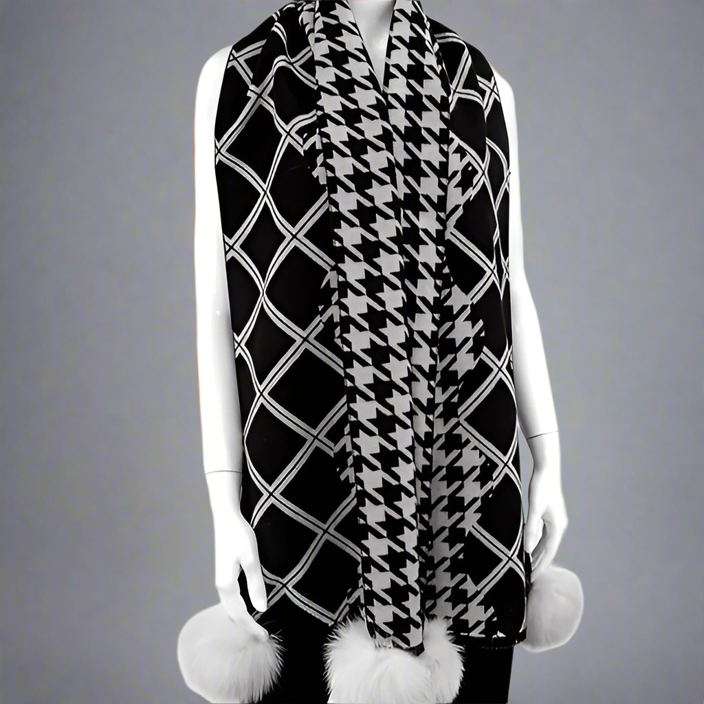 CRISS CROSS WOVEN SCARF