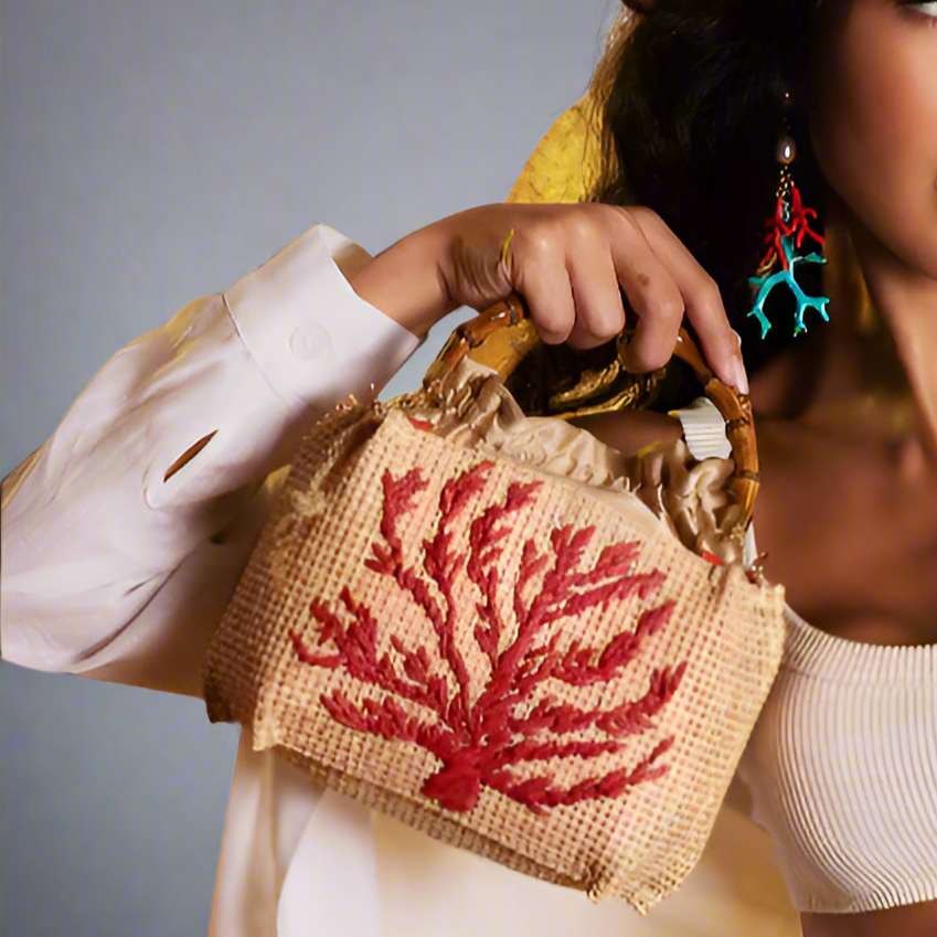 SEVILHA PETITE CORAL RED STRAW BAG