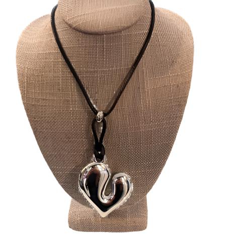 SMALL SILVER HEART PENDANT